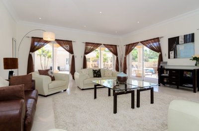 Freelance Lisa (37 of 68) (Medium).JPG