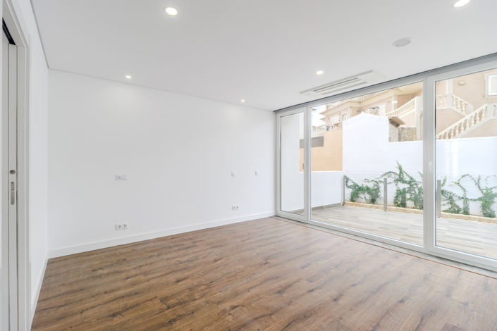 Image No.36-5 Bed Villa for sale