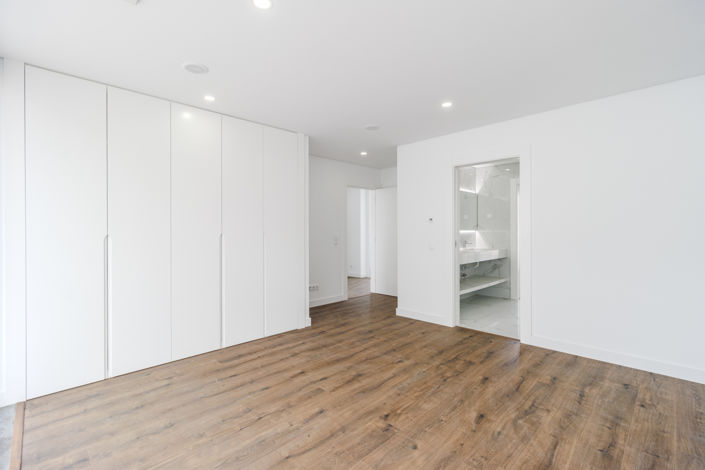 Image No.37-5 Bed Villa for sale