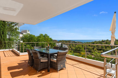 8 balcony.jpg