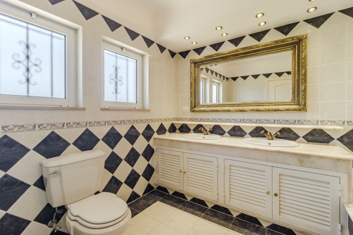 Image No.26-5 Bed Villa for sale