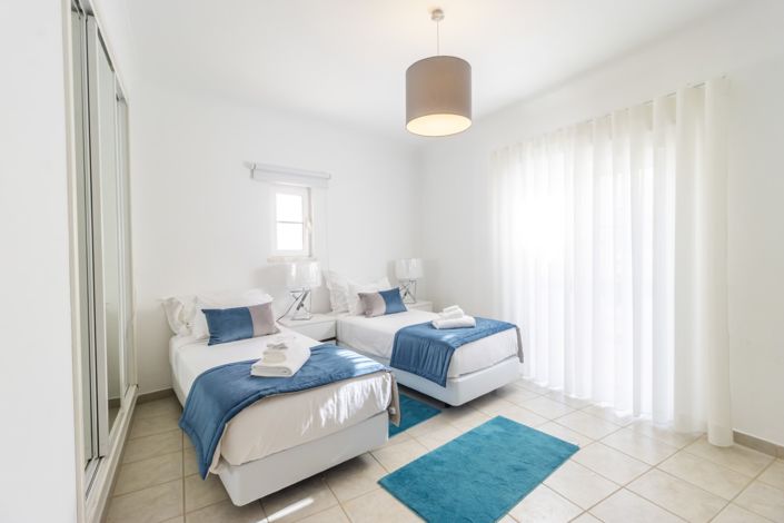 Image No.18-2 Bed Townhouse for sale