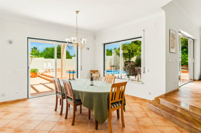 11 DINING TABLE (2).jpg