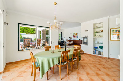 13 DINING TABLE (2).jpg