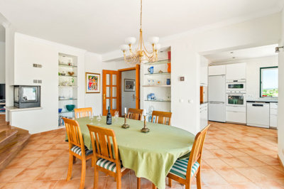 15 DINING TABLE (2).jpg