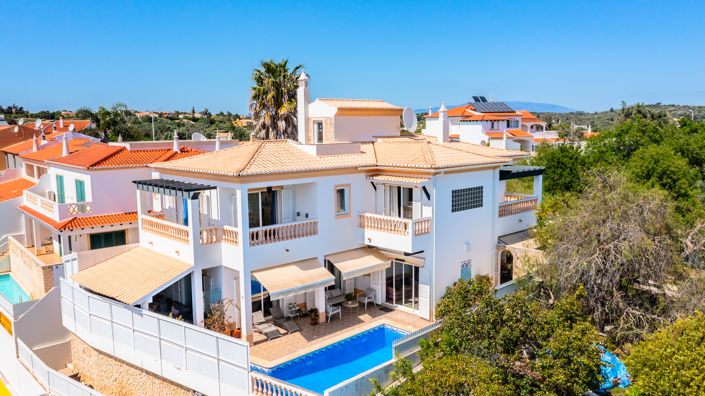 Image No.3-Villa de 4 chambres à vendre à Lagos