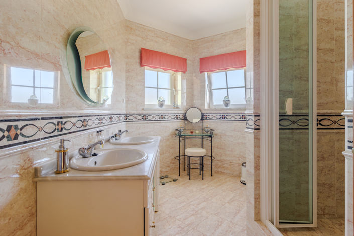 Image No.22-4 Bed Villa for sale