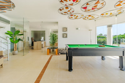 30.1 GAME ROOM (1).JPG