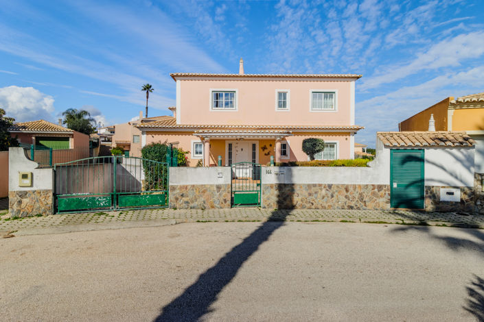 Image No.2-Villa de 5 chambres à vendre à Lagos