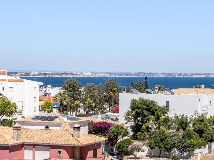 Image No.23-3 Bed Apartment for sale