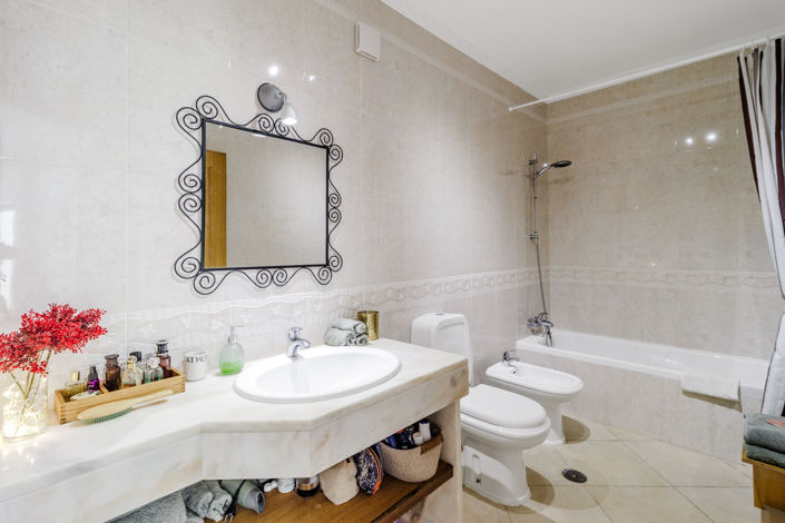 Image No.18-2 Bed Apartment for sale