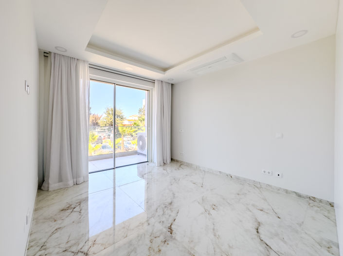 Image No.14-4 Bed Apartment for sale