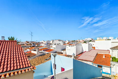 LIVING ROOM 10 VIEW.jpg