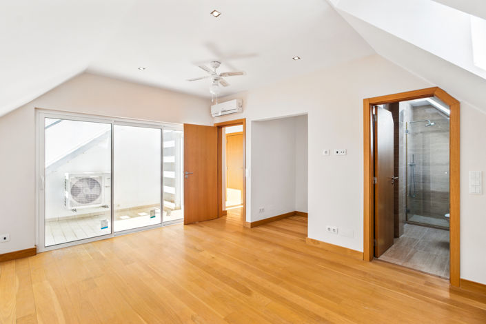 Image No.20-3 Bed Townhouse for sale