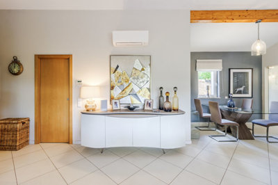 13 LIVING ROOM.jpg