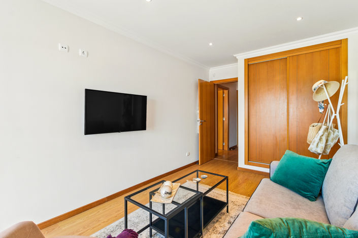 Image No.21-2 Bed Apartment for sale