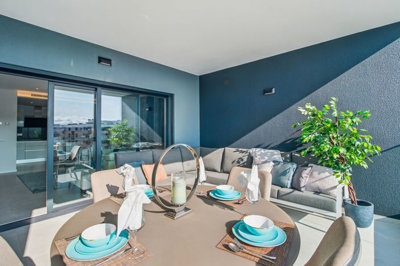 9 BALCONY.jpg