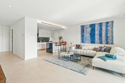 2 LIVING ROOM (1).jpg