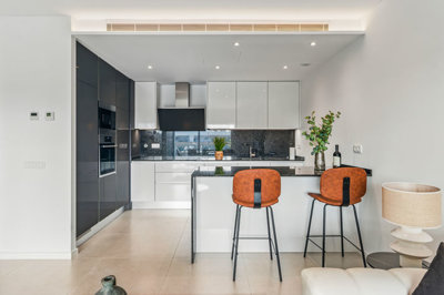 6 KITCHEN.jpg