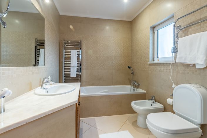 Image No.25-3 Bed Villa for sale