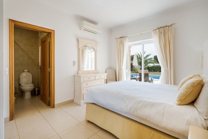 Image No.27-3 Bed Villa for sale