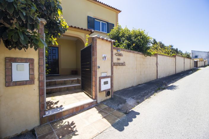 Image No.26-8 Bed Property for sale