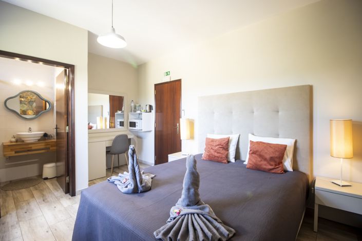 Image No.36-8 Bed Property for sale