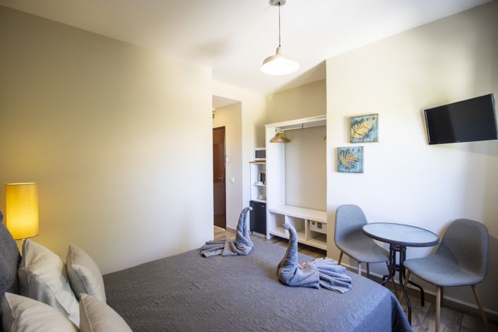 Image No.42-8 Bed Property for sale