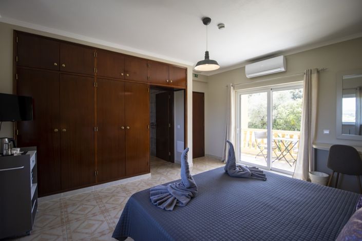 Image No.43-8 Bed Property for sale