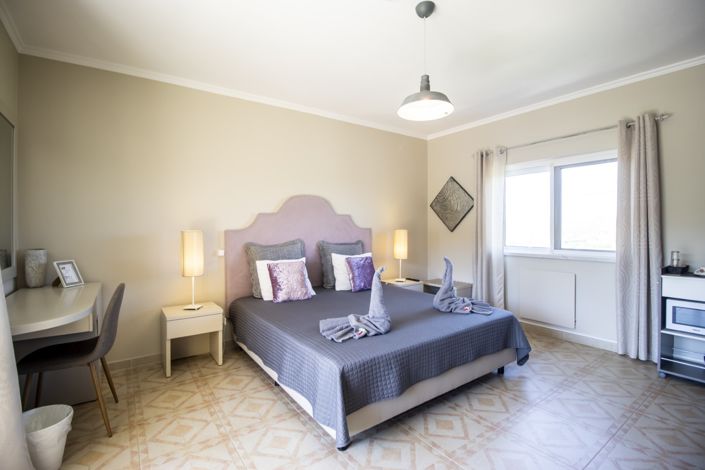 Image No.44-8 Bed Property for sale