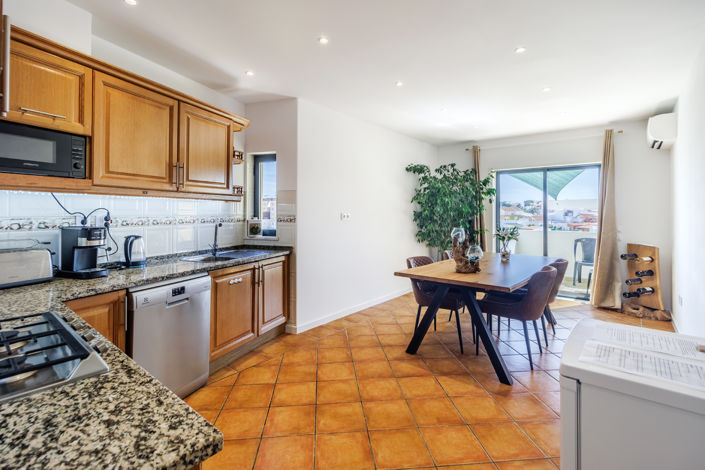 Image No.12-7 Bed Commercial for sale