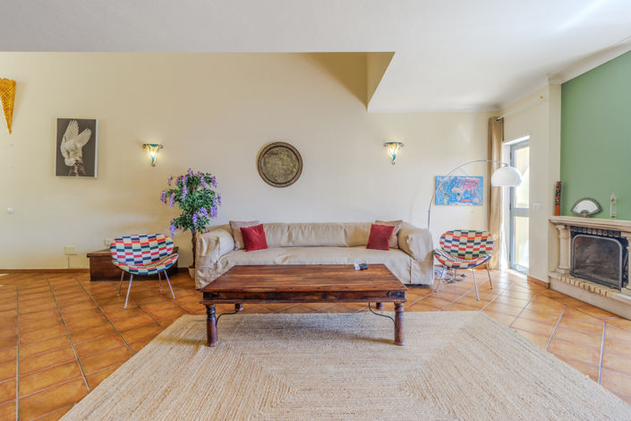 Image No.19-7 Bed Commercial for sale