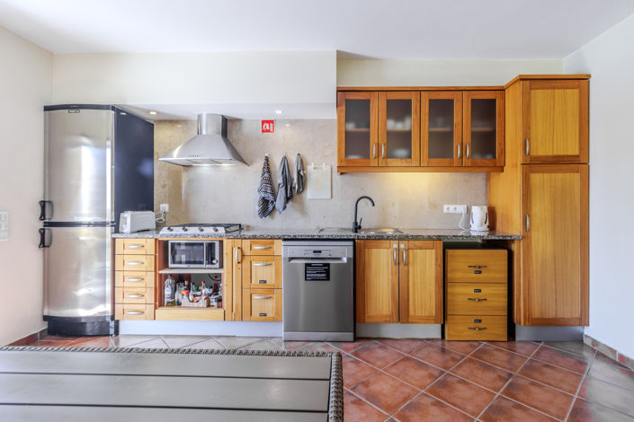 Image No.42-7 Bed Commercial for sale