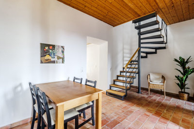 dinning room.jpg