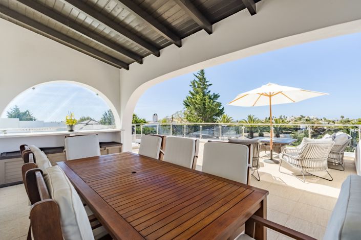 Image No.3-4 Bed Villa for sale