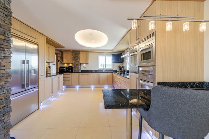 Image No.10-4 Bed Villa for sale