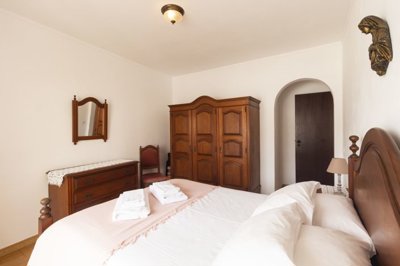 2-First Bedroom (Large).jpg