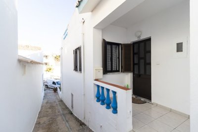 2-Front Door (Large).jpg