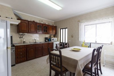 2-Kitchen window (Large).jpg