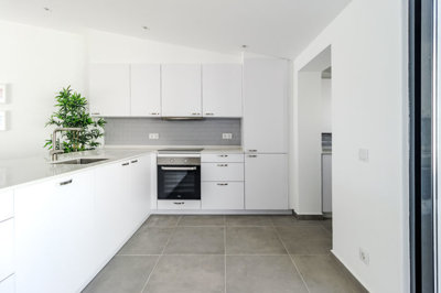 6 kitchen.JPG