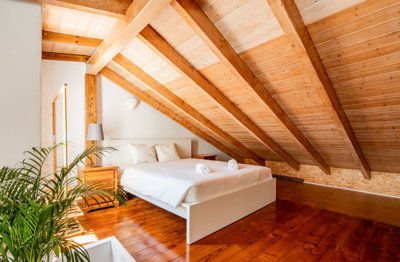 29 Master Bedroom.jpg