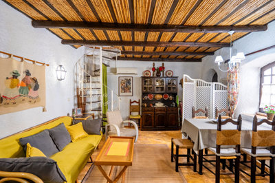 8 Living room.jpg