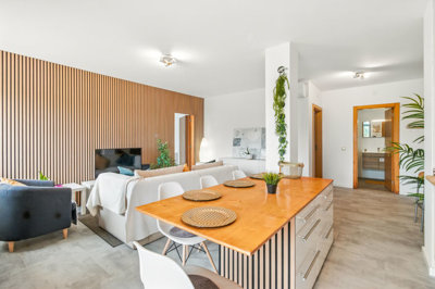 9 KITCHEN.jpg