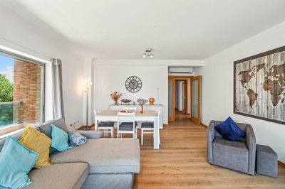 7 LIVING ROOM.jpg