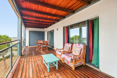 2 BALCONY (1).jpg