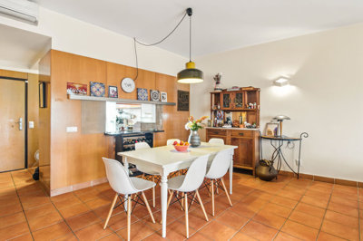 5 DINING TABLE.jpg