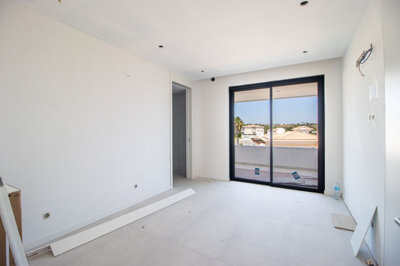5 MASTER BEDROOM.jpg