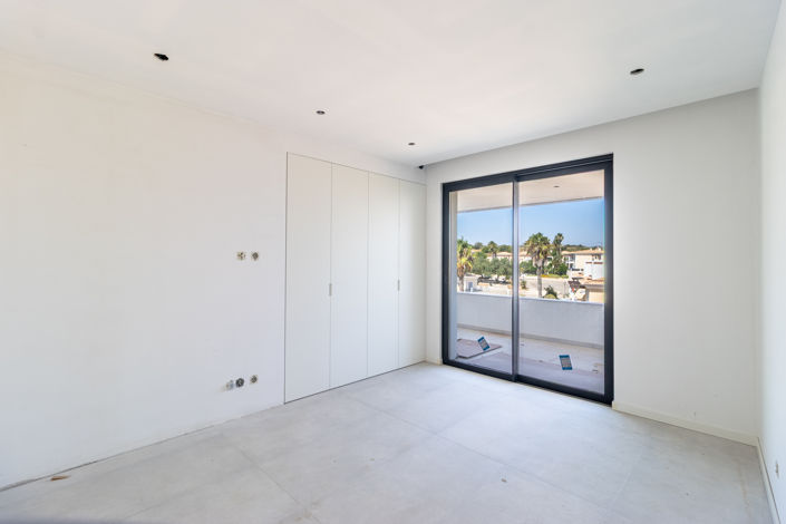 Image No.24-2 Bed Apartment for sale