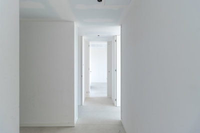 9 HALLWAY (2).jpg