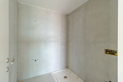 10 BATHROOM (2).jpg